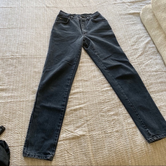 ❌SOLD❌Vtg Levis 901 High Waisted Tapered Jeans 26” - Picture 7 of 9